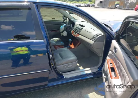 2005 Toyota Camry Xle V6 z USA, uszkodzony, nr VIN 4T1BF30K65U091569